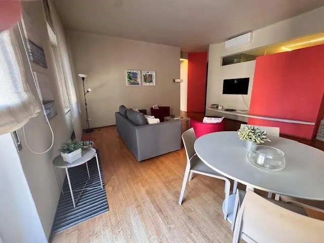 Greige Apartment La Spezia Italia
